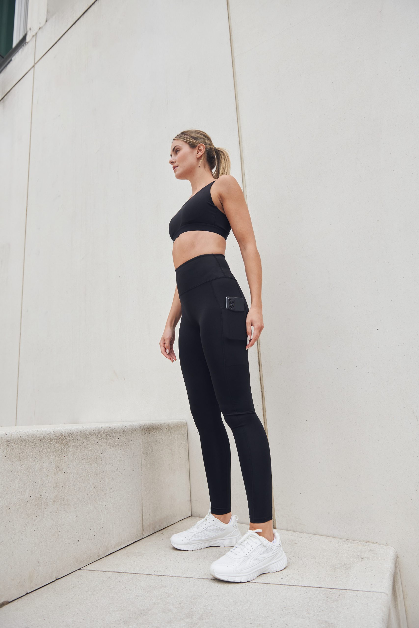 Core Pocket Leggings in Black